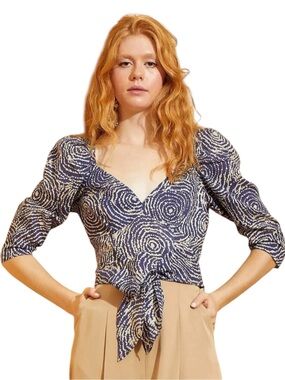 Hope For Flowers by Tracy Reese VNeck Front Tie Crop Top in Purple